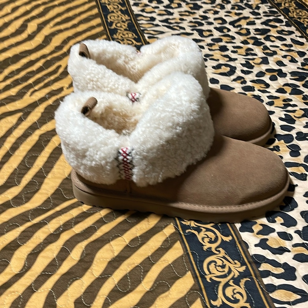 Women Mini UGGS